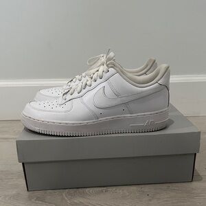 Men’s 8.5 Air Force 1’s - Like New/Gently Worn Sneakers